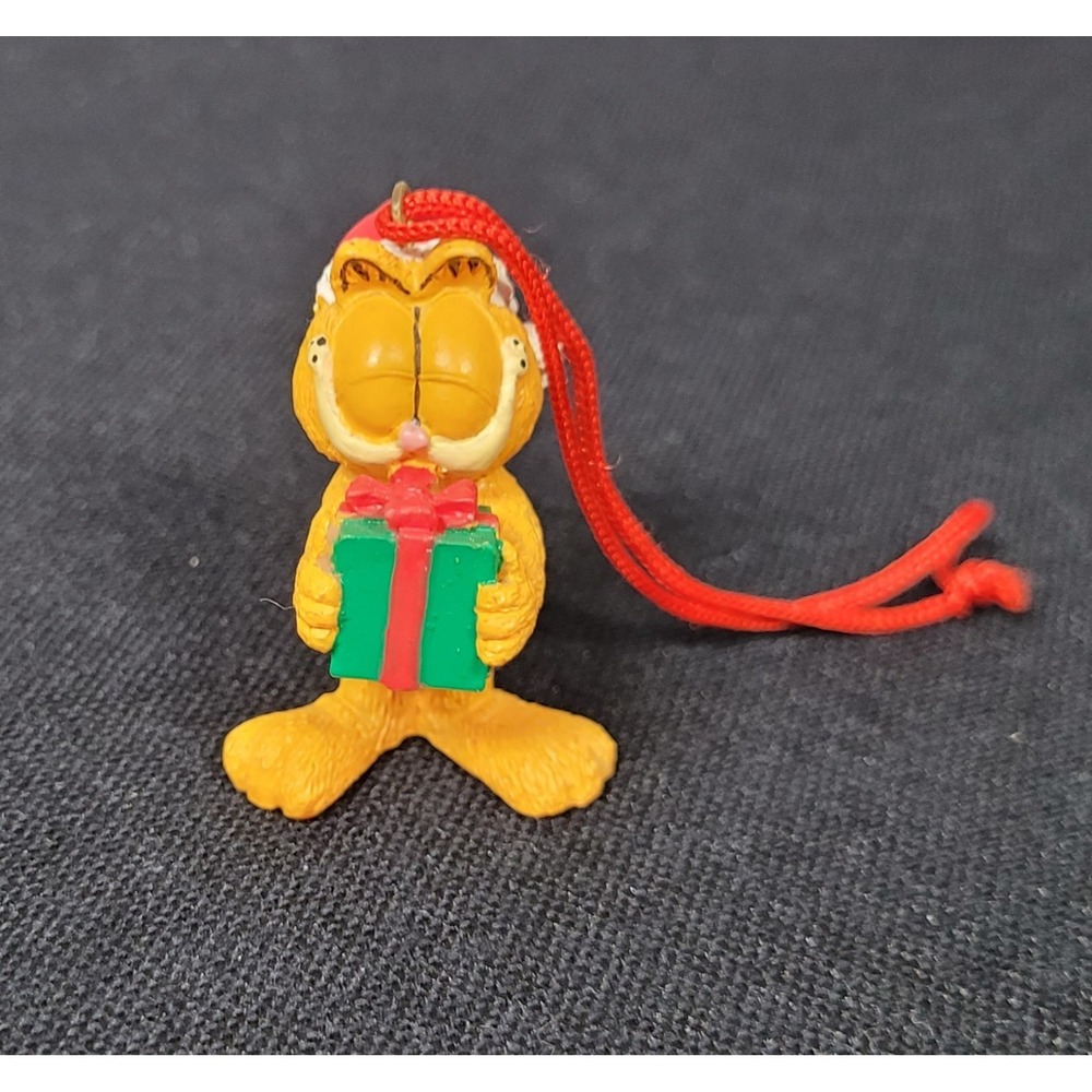 Paws Minature Garfield Holding Christmas Gift Miniature Christmas Ornament